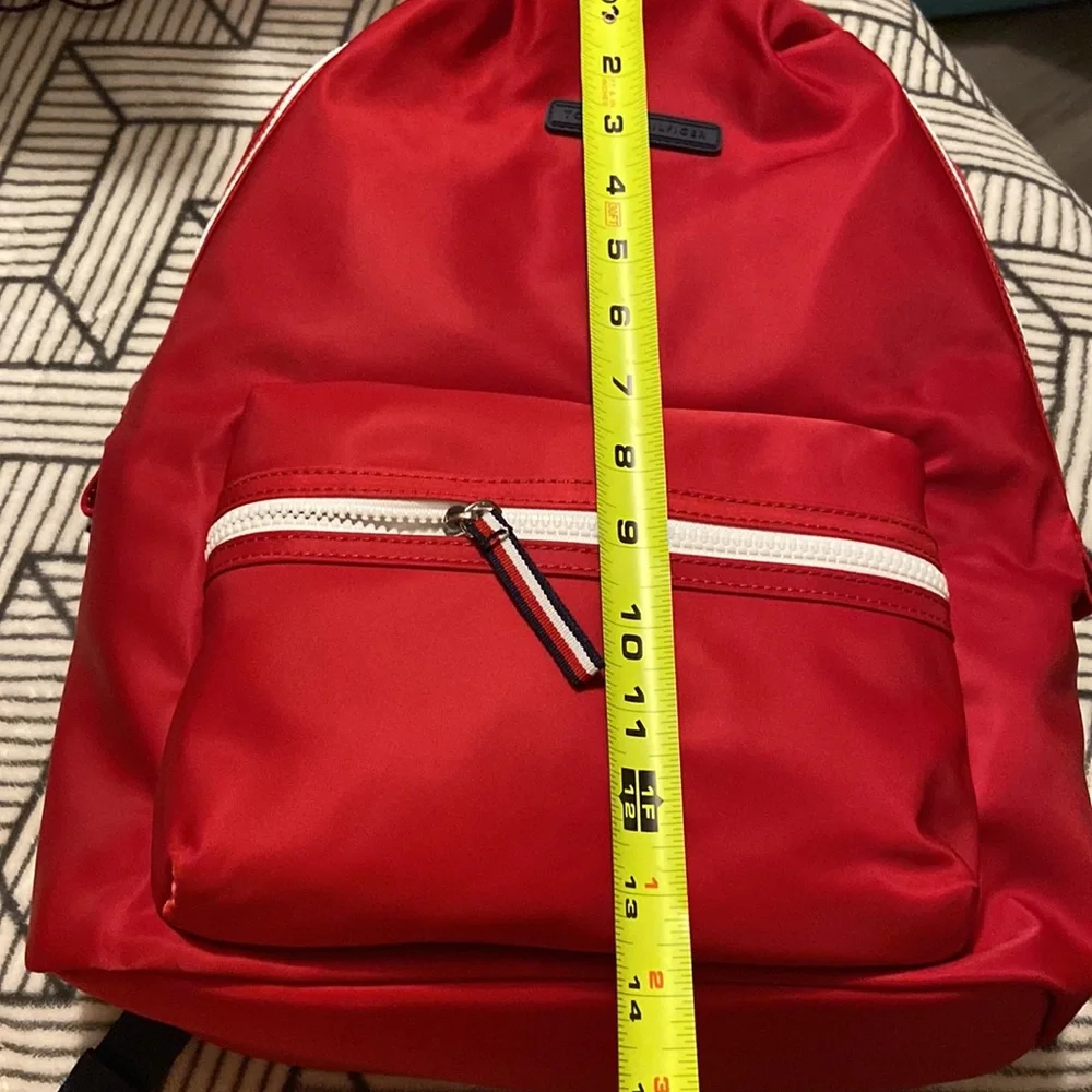 Tommy Hilfiger - Picture 7 of 7